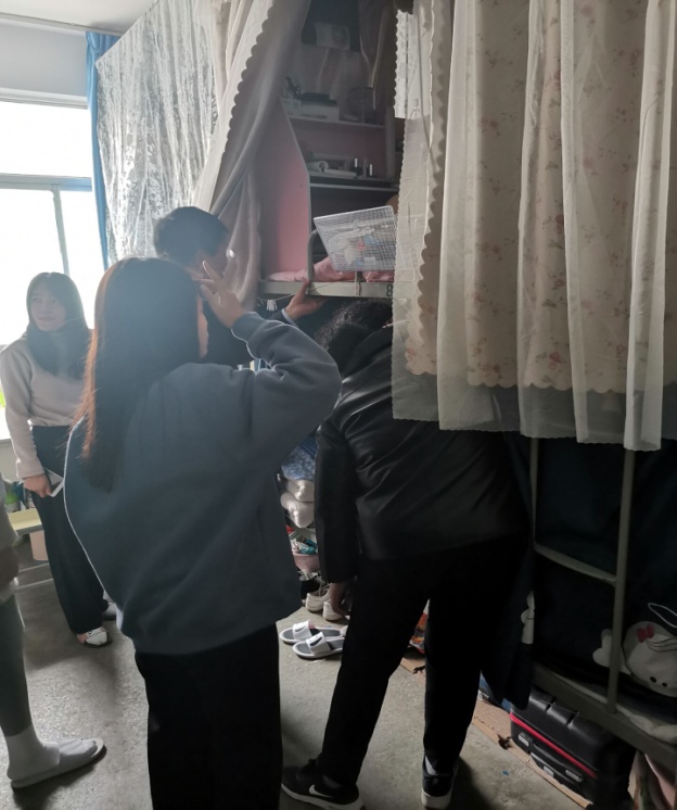 yl7703永利院领导深入员工宿舍检查工作