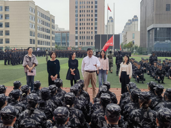 yl7703永利慰问承训教官及军训员工